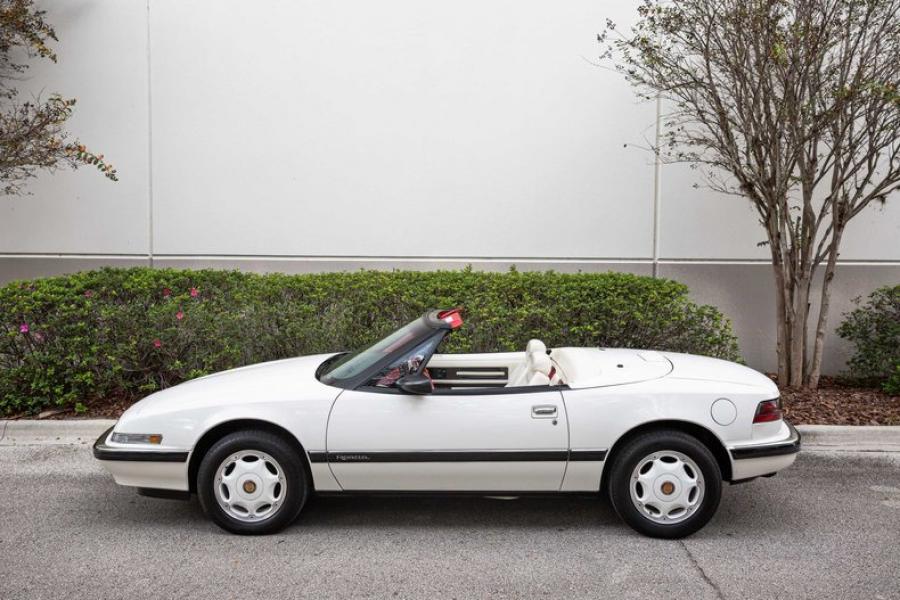  Buick Reatta Convertible Select 60 (4EC97) 1990 года  (фото 26 из 49)